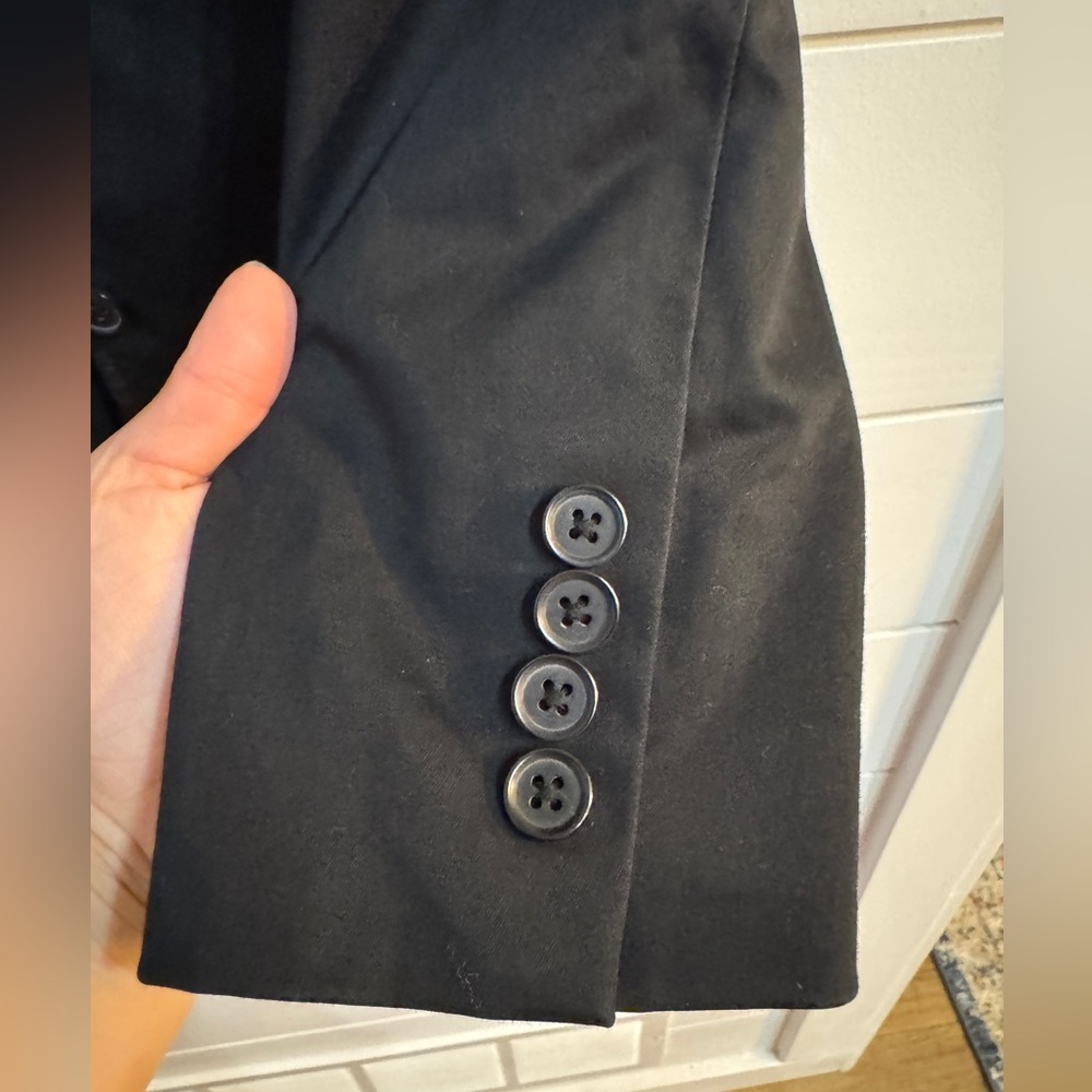 J. Crew Women's Black Blazer
Size 6 - Picture 3 of 6